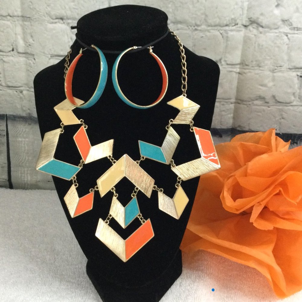 Decorative two tone necklace and earrings